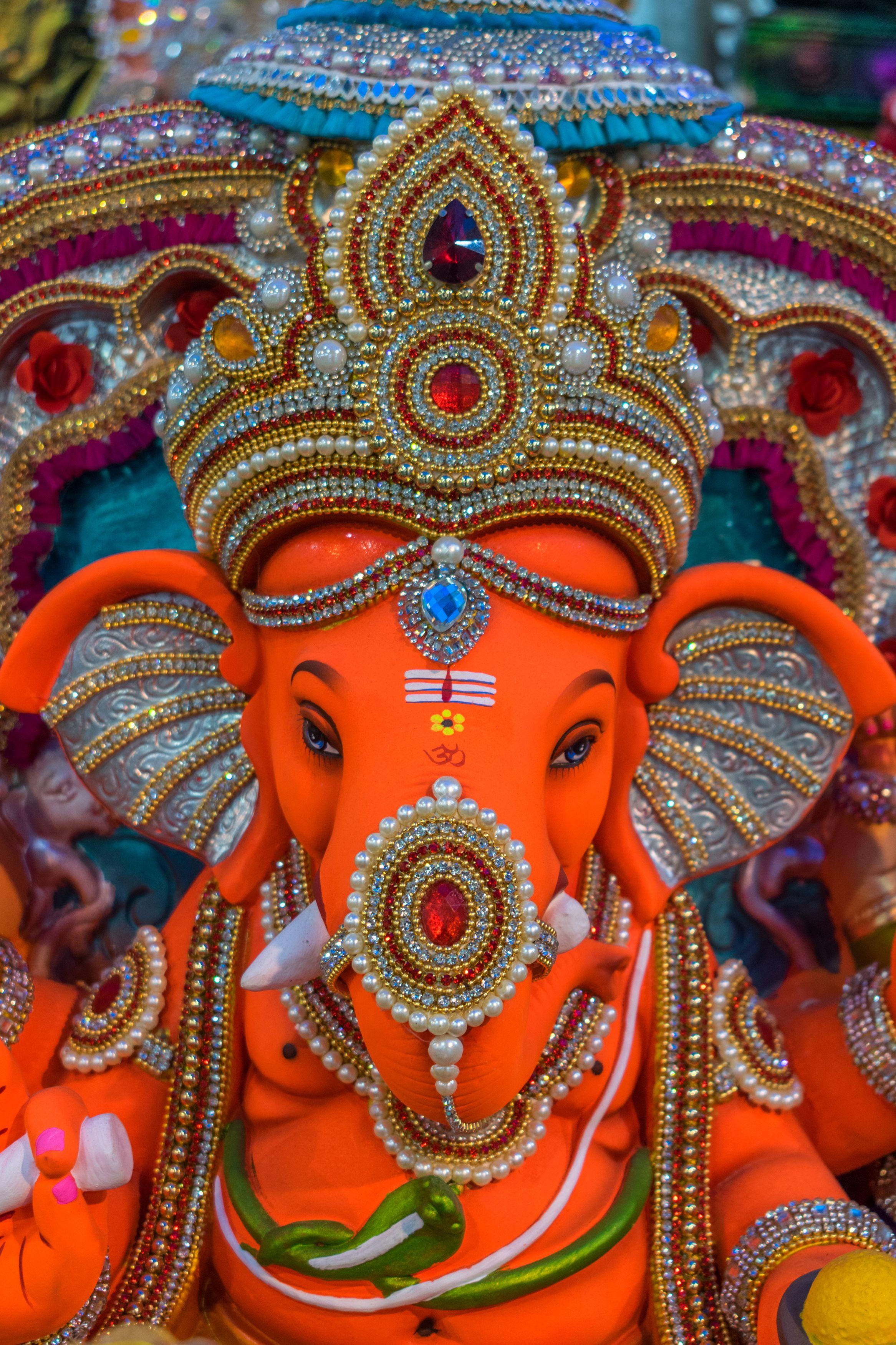 Choosing the Right Murti Size for Your Home Mandir: A Practical Guide